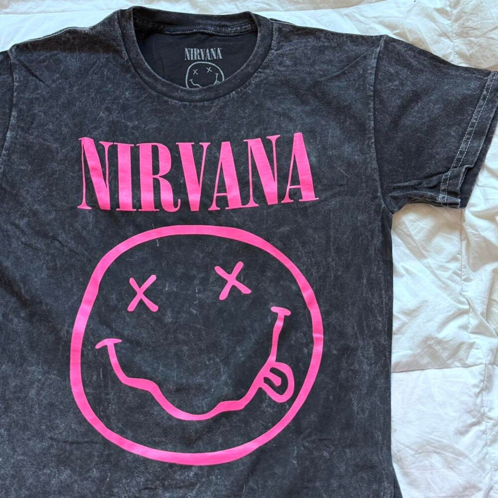 Nirvana smiley graphic band tee S cotton casual emo gunge skater black pink - Picture 5 of 7